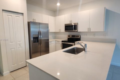 Adosado en alquiler en Homestead, Florida, 3 dormitorios, 129.41 m2 № 1920596 - foto 16