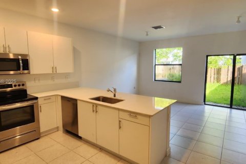 Adosado en alquiler en Homestead, Florida, 3 dormitorios, 129.41 m2 № 1920596 - foto 9