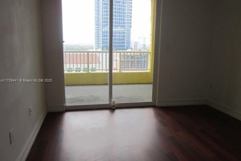 Condo in Miami, Florida, 1 bedroom  № 1939683 - photo 8
