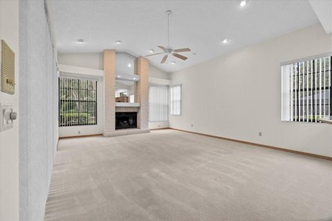 House in Plant City, Florida 4 bedrooms, 263.29 sq.m. № 1902010 - photo 27
