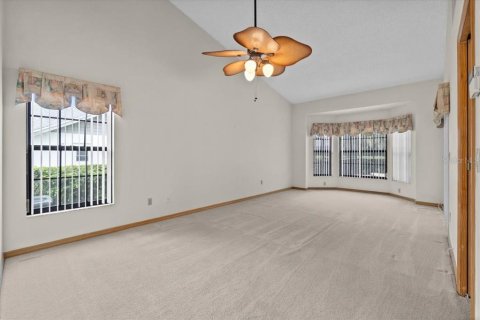 House in Plant City, Florida 4 bedrooms, 263.29 sq.m. № 1902010 - photo 30