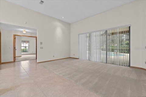 House in Plant City, Florida 4 bedrooms, 263.29 sq.m. № 1902010 - photo 15