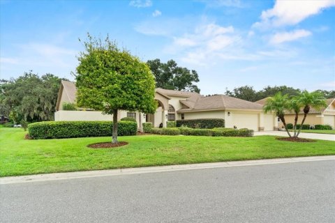 House in Plant City, Florida 4 bedrooms, 263.29 sq.m. № 1902010 - photo 4
