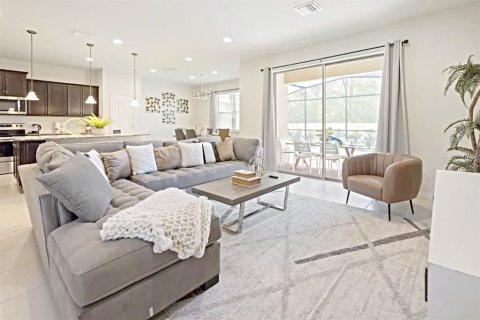 Villa ou maison à vendre à Kissimmee, Floride: 5 chambres, 240.34 m2 № 2306139 - photo 3