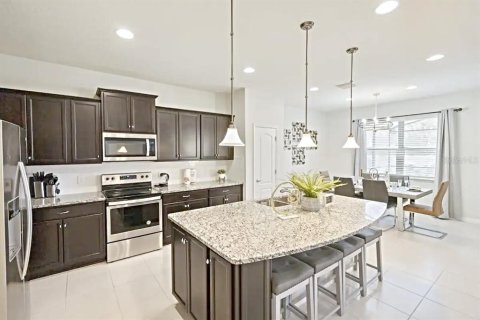 Villa ou maison à vendre à Kissimmee, Floride: 5 chambres, 240.34 m2 № 2306139 - photo 8