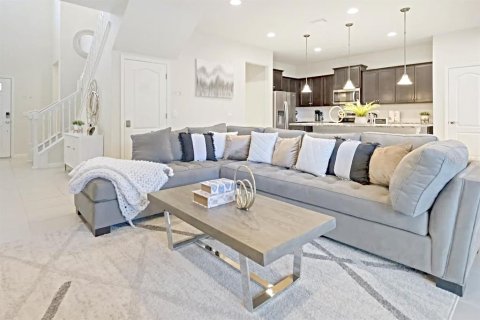 Villa ou maison à vendre à Kissimmee, Floride: 5 chambres, 240.34 m2 № 2306139 - photo 5