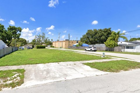 Commercial property in Hollywood, Florida № 2400499