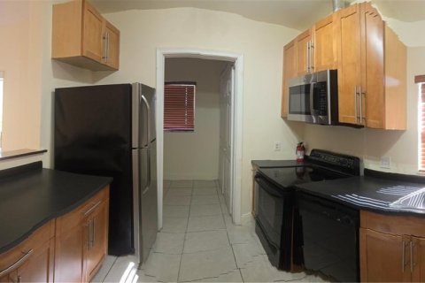 Снять в аренду таунхаус в Майами, Флорида 2 спальни, 107.02м2, № 2004922 - фото 30