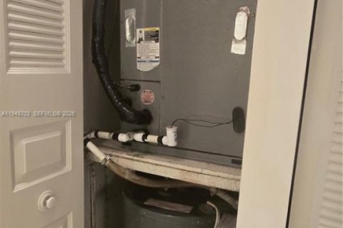 Снять в аренду таунхаус в Майами, Флорида 2 спальни, 107.02м2, № 2004922 - фото 22