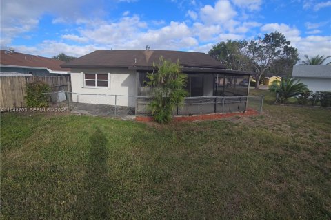 Снять в аренду таунхаус в Майами, Флорида 2 спальни, 107.02м2, № 2004922 - фото 5