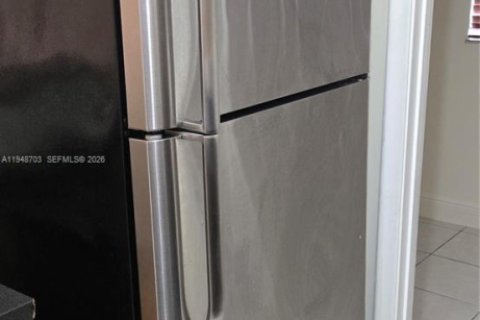 Снять в аренду таунхаус в Майами, Флорида 2 спальни, 107.02м2, № 2004922 - фото 15