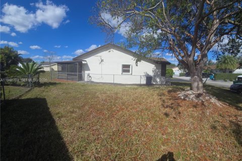 Снять в аренду таунхаус в Майами, Флорида 2 спальни, 107.02м2, № 2004922 - фото 6