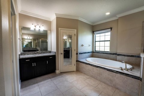 Villa ou maison à louer à Land O' Lakes, Floride: 5 chambres, 327.2 m2 № 2322666 - photo 26