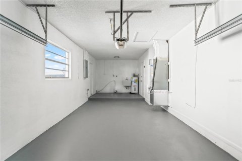 House in Pinellas Park, Florida 2 bedrooms, 96.9 sq.m. № 1531674 - photo 25