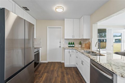 House in Pinellas Park, Florida 2 bedrooms, 96.9 sq.m. № 1531674 - photo 9