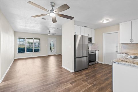 House in Pinellas Park, Florida 2 bedrooms, 96.9 sq.m. № 1531674 - photo 8