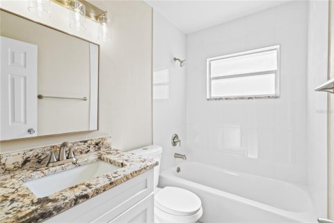 House in Pinellas Park, Florida 2 bedrooms, 96.9 sq.m. № 1531674 - photo 17