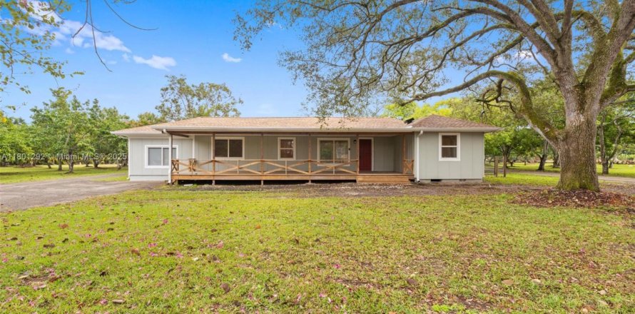 Villa ou maison à Miami, Floride 4 chambres, 423.91 m2 № 1862056