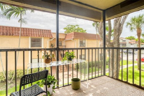 Condominio en venta en Miami, Florida, 3 dormitorios, 92.25 m2 № 1822102 - foto 29