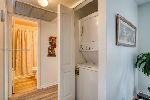 Condominio en venta en Miami, Florida, 3 dormitorios, 92.25 m2 № 1822102 - foto 26