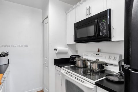 Condominio en venta en Miami, Florida, 3 dormitorios, 92.25 m2 № 1822102 - foto 14
