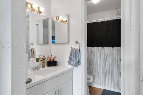 Condominio en venta en Miami, Florida, 3 dormitorios, 92.25 m2 № 1822102 - foto 25