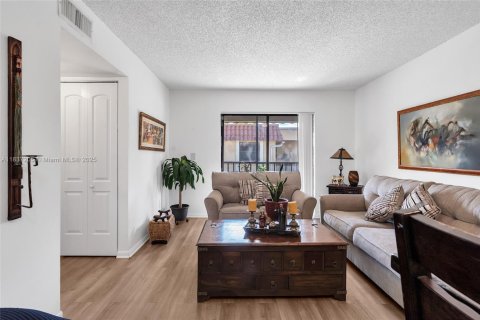Condominio en venta en Miami, Florida, 3 dormitorios, 92.25 m2 № 1822102 - foto 5