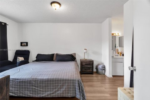 Condominio en venta en Miami, Florida, 3 dormitorios, 92.25 m2 № 1822102 - foto 21