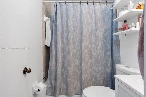 Condominio en venta en Miami, Florida, 3 dormitorios, 92.25 m2 № 1822102 - foto 18