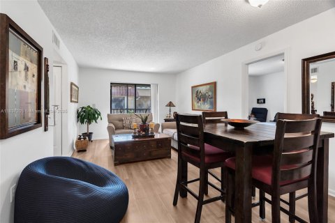 Condominio en venta en Miami, Florida, 3 dormitorios, 92.25 m2 № 1822102 - foto 4