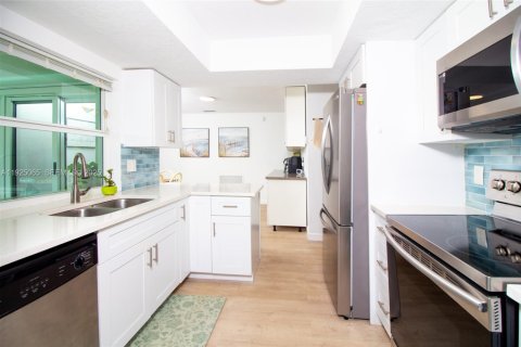 Casa en venta en Boca Raton, Florida, 4 dormitorios, 138.42 m2 № 1983731 - foto 17