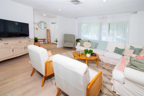 Casa en venta en Boca Raton, Florida, 4 dormitorios, 138.42 m2 № 1983731 - foto 9