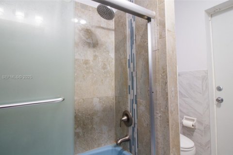 Casa en venta en Boca Raton, Florida, 4 dormitorios, 138.42 m2 № 1983731 - foto 23