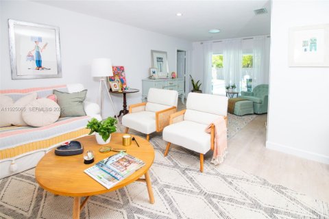 Casa en venta en Boca Raton, Florida, 4 dormitorios, 138.42 m2 № 1983731 - foto 8