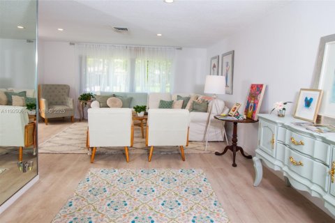 Casa en venta en Boca Raton, Florida, 4 dormitorios, 138.42 m2 № 1983731 - foto 13