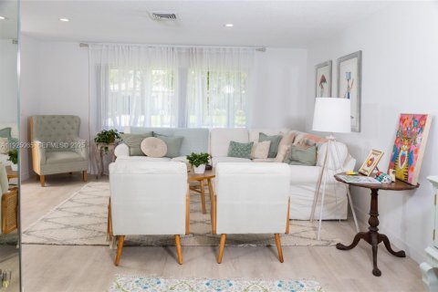 Casa en venta en Boca Raton, Florida, 4 dormitorios, 138.42 m2 № 1983731 - foto 12