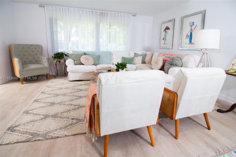 Casa en venta en Boca Raton, Florida, 4 dormitorios, 138.42 m2 № 1983731 - foto 11