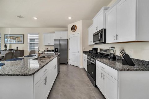 Casa en alquiler en Davenport, Florida, 7 dormitorios, 336.86 m2 № 2221267 - foto 7