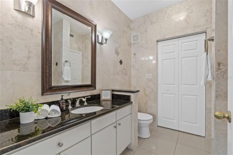 Condo in Tampa, Florida, 1 bedroom  № 1844663 - photo 18