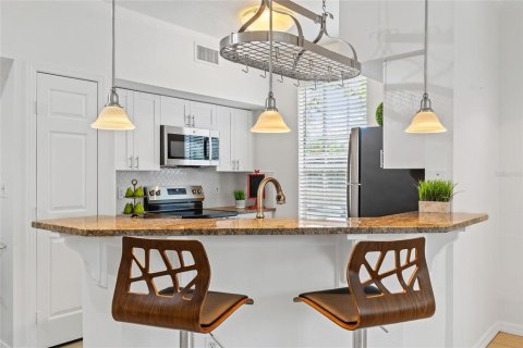 Condo in Tampa, Florida, 1 bedroom  № 1844663 - photo 6