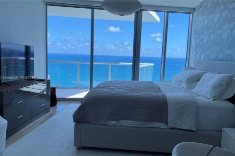 Condo in Sunny Isles Beach, Florida, 2 bedrooms  № 1710877 - photo 13