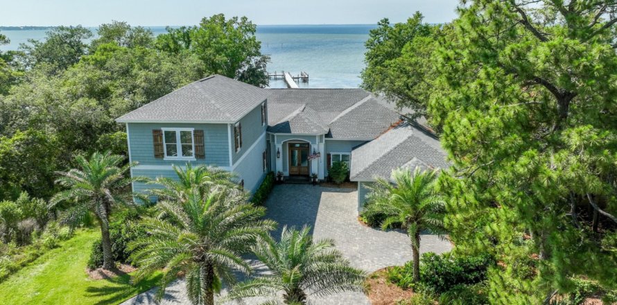 House in Destin, Florida 5 bedrooms, 554.53 sq.m. № 559733