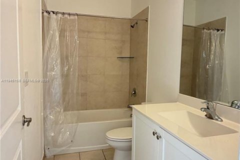 Townhouse in Homestead, Florida 3 bedrooms, 123.19 sq.m. № 2003348 - photo 6