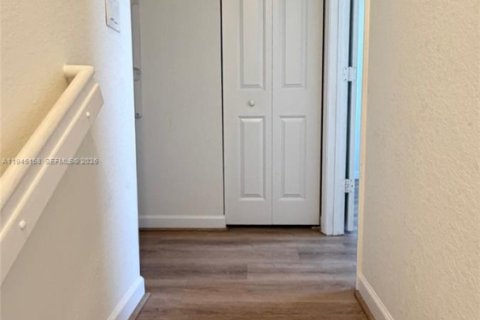 Townhouse in Homestead, Florida 3 bedrooms, 123.19 sq.m. № 2003348 - photo 9