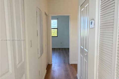 Townhouse in Homestead, Florida 3 bedrooms, 123.19 sq.m. № 2003348 - photo 10