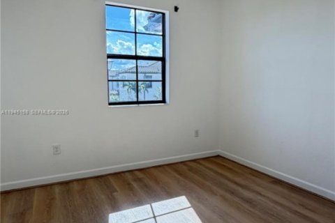 Townhouse in Homestead, Florida 3 bedrooms, 123.19 sq.m. № 2003348 - photo 14
