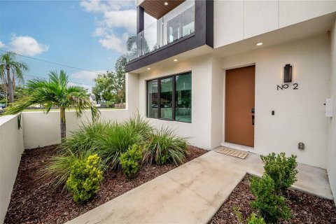 Touwnhouse à vendre à Tampa, Floride: 3 chambres, 197.42 m2 № 1905554 - photo 3