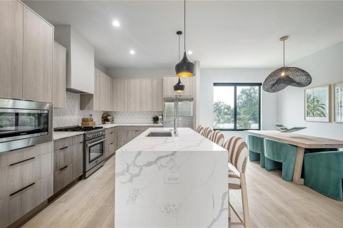 Touwnhouse à vendre à Tampa, Floride: 3 chambres, 197.42 m2 № 1905554 - photo 11