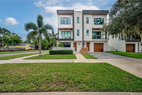 Touwnhouse à vendre à Tampa, Floride: 3 chambres, 197.42 m2 № 1905554 - photo 2