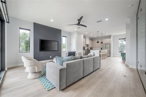 Touwnhouse à vendre à Tampa, Floride: 3 chambres, 197.42 m2 № 1905554 - photo 18